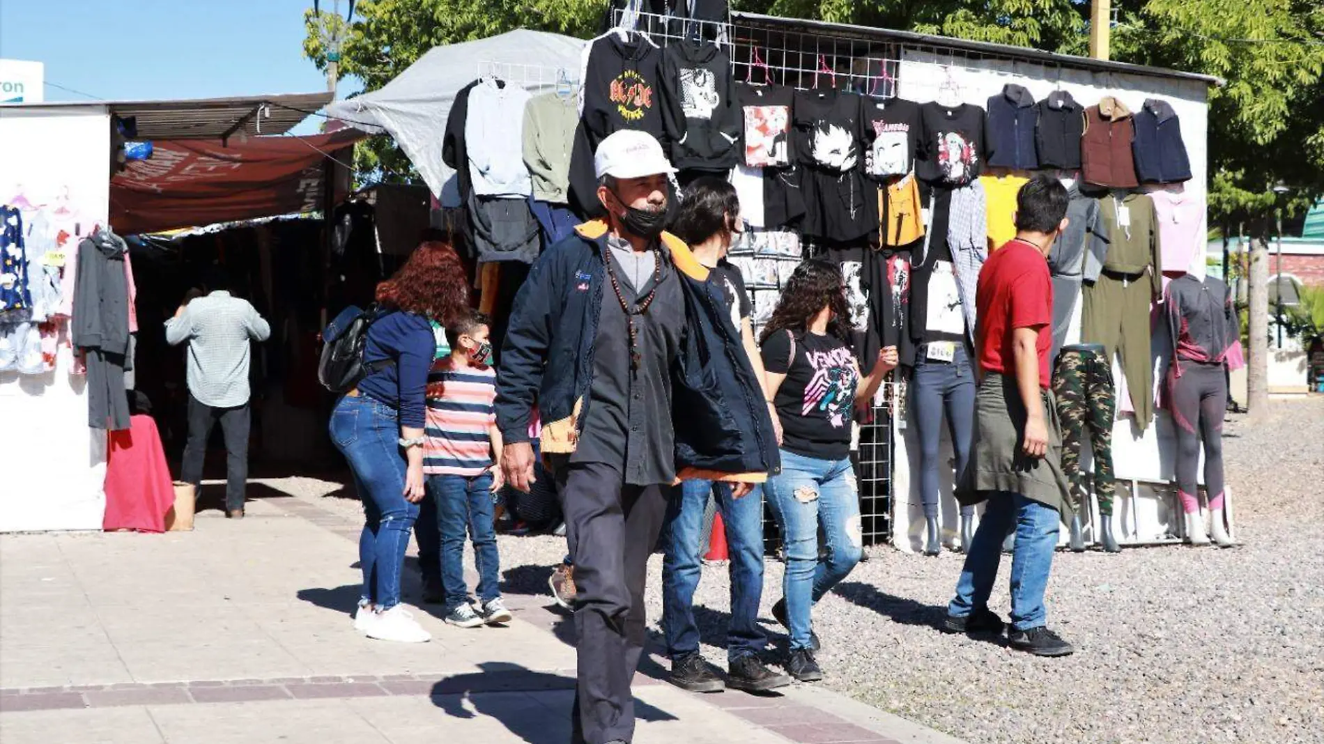 Tianguis Navideño 2021 en el Jardín Juárez  (5)